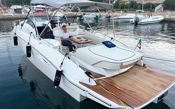 Аренда катера Cranchi 30 Endurance на Сардинии, Корсике